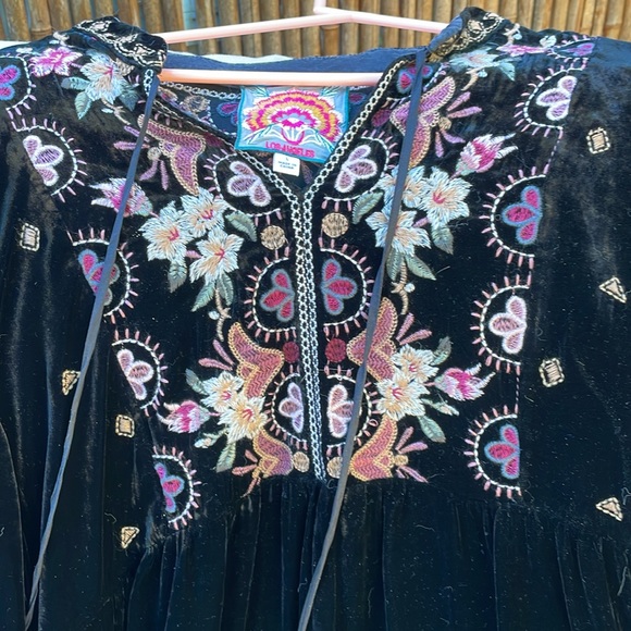 Johnny was black velvet empire style embroidered front, back and sleeve - Picture 2 of 6